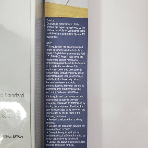 USB Wall Plate w/ Phone Holder - 2 USB + 6 Outlets - 3.1 Amp Fast Charging - NEW - Picture 7 of 8